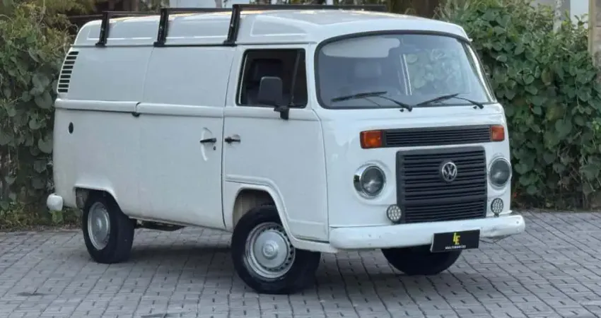 Volkswagen Kombi Furgão 1.4 Mi Total Flex 8V  - Branca - 2012/2012