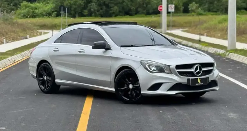 Mercedes-Benz Cla 200 First Edition 1.6 TB 16V  Aut. - Prata - 2013/2014