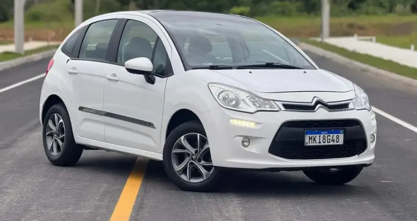 Citroën C3 Tendance 1.5 Flex  - Branca - 2012/2013