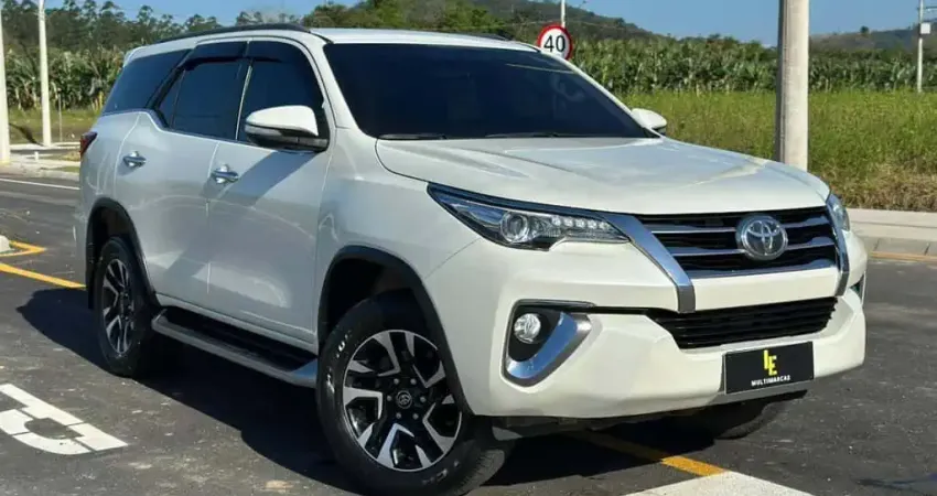 Toyota Hilux SW4 I/ SWSRXA4FD - Branca - 2016/2017