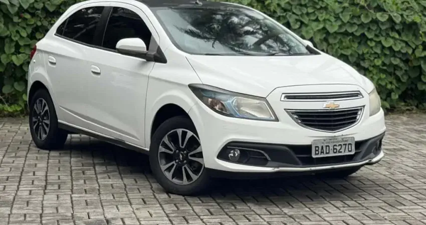 Chevrolet Onix LTZ 1.4 FLEX  - Branca - 2013/2013