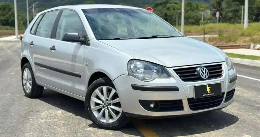 Volkswagen Polo 1.6 Mi/S.Ouro 1.6 Mi Tot.Flex 8V 5p  - Prata - 2006/2007