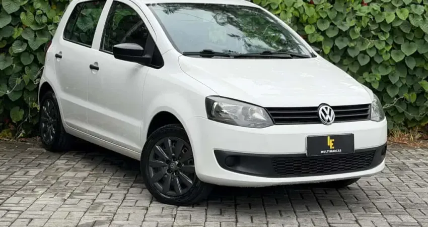 Volkswagen Fox 1.0 - Branca - 2013/2014