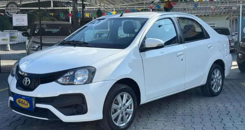 Toyota Etios X Plus Sedan 1.5 Flex 16V 4p Aut.  - Branca - 2019/2020