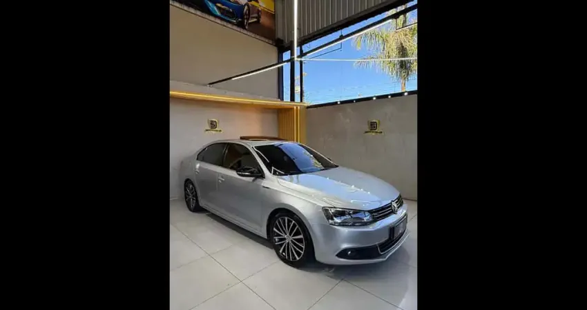 VOLKSWAGEN JETTA Highline 2.0 TSI 16V 4p Tiptronic