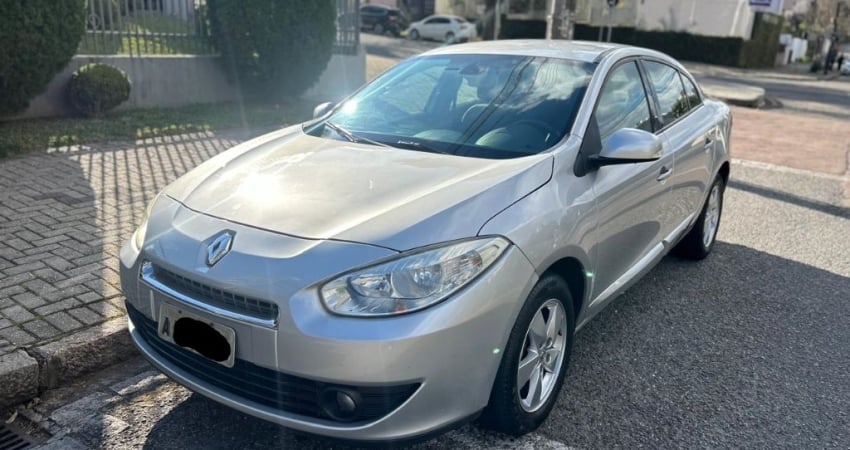 38.900,00 / FLUENCE DYNAMIQUE 2.0 2013 COMPLETO PRATA