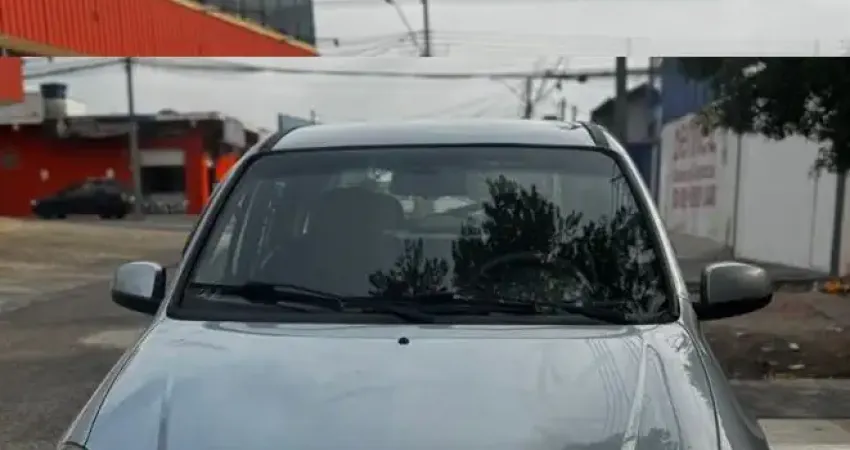 29.900,00 / CELTA LT 1.0 2012 - PRATA - c/ DIREÇÃO HIDRAULICA