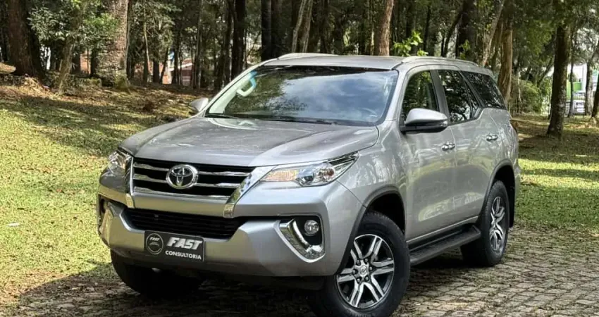TOYOTA HILUX SW4 SW4 SRV 4x2 2.7 Flex 16V Aut.
