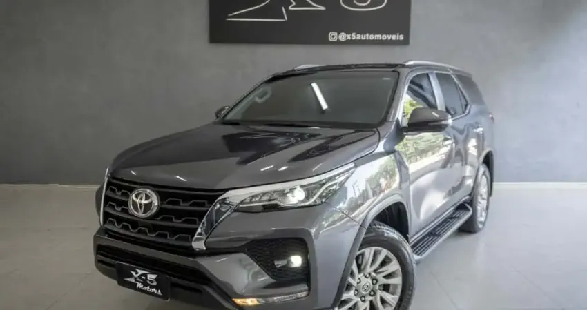 Toyota Hilux sw4 2021 2.7 vvt-i flex srv 7l 4x2 automático