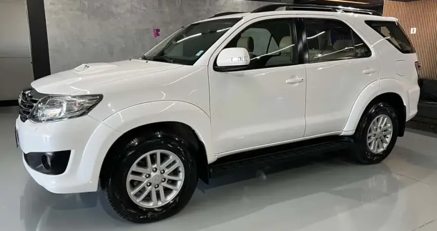 TOYOTA HILUXSW4 SRV4X4 2014