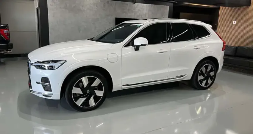 VOLVO XC60 T8 ULTIMATE 2024