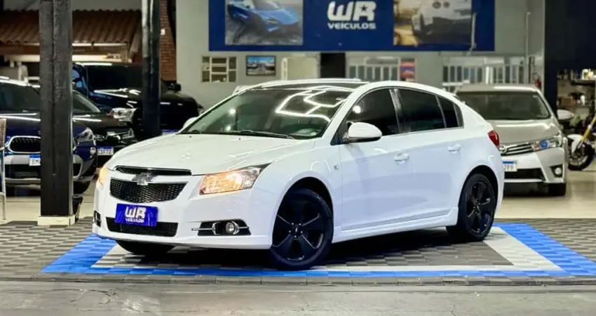 CHEVROLET CRUZE LT HATCH 2013