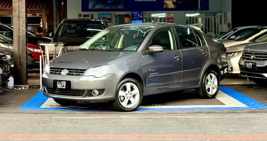 VOLKSWAGEN POLO SEDAN 1.6 8V COMFORTLINE 2014