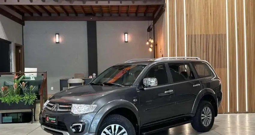 MITSUBISHI PAJERO 3.2 HPE 4X4 7 LUGARES 16V TURBO INTERCOOLER DIESEL 4P AUTOMÁTICO