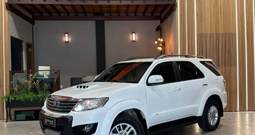TOYOTA HILUX SW4 3.0 SRV 4X4 16V TURBO INTERCOOLER DIESEL 4P AUTOMÁTICO