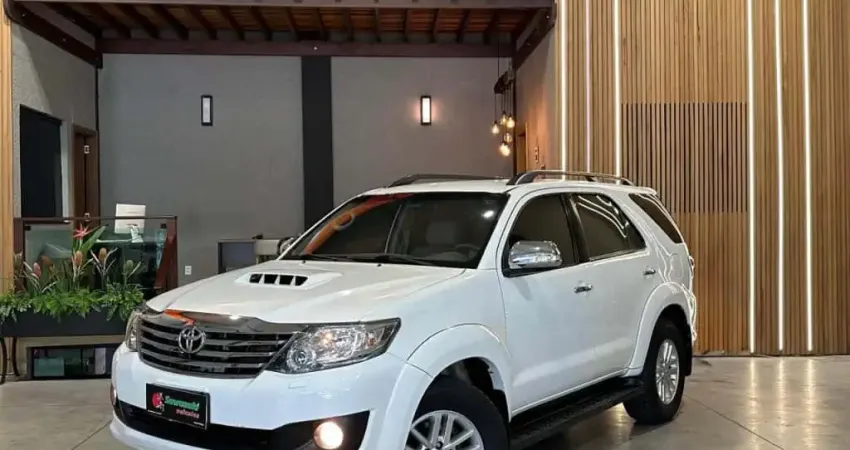 TOYOTA HILUX SW4 3.0 SRV 4X4 16V TURBO INTERCOOLER DIESEL 4P AUTOMÁTICO