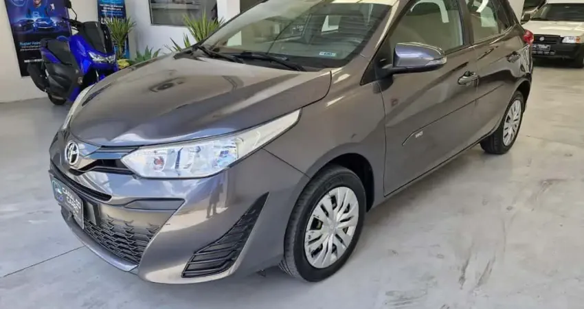 Toyota Yaris  YARIS 1.3 XL LIVE 16V 4P  CVT - Cinza - 2021/2021