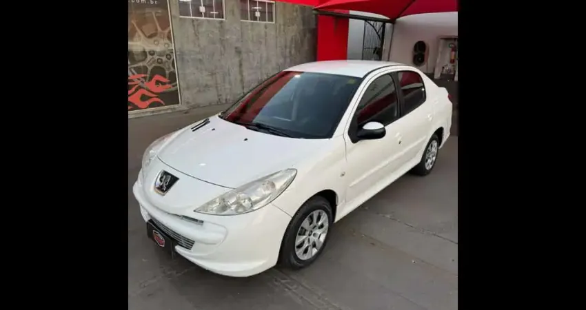 Peugeot 207 Sedan Passion XR 1.4 Flex 2013 - Branca - 2013/2013
