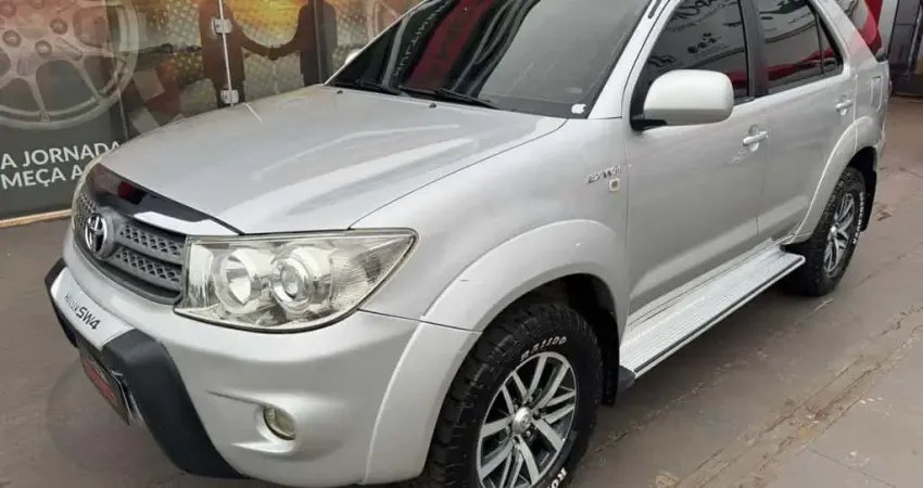 Toyota Hilux SW4 Sw4 SR Flex aut 2010 7 Lugares - Prata - 2010/2010