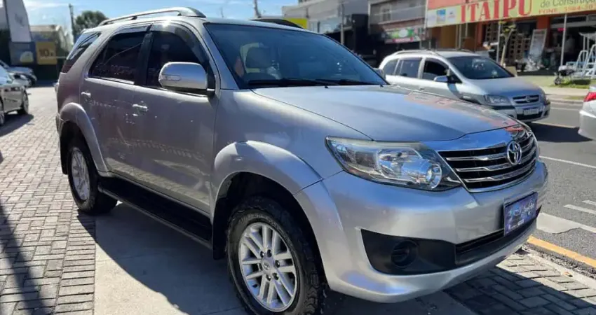 TOYOTA HILUX SW4 4X2SR 2013
