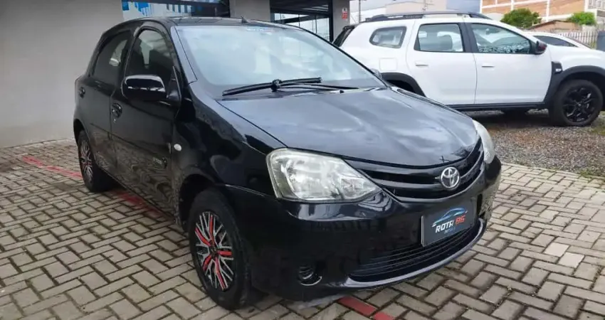 TOYOTA ETIOS HB XS 2013