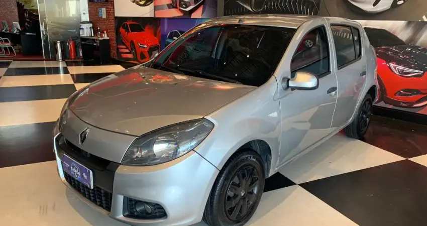 Sandero Expression 1.0 2014 – Espaço e conforto com ótimo custo-benefício!