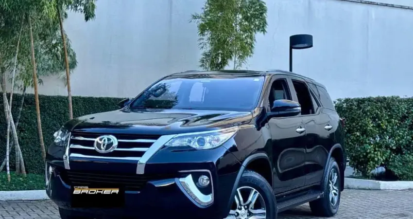 Toyota Hilux sw4 2019 2.7 srv 7 lugares 4x2 16v flex 4p automático