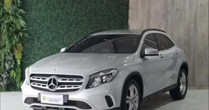 MERCEDES-BENZ GLA 200 1.6 CGI Style 7g-dct - 2017/2018
