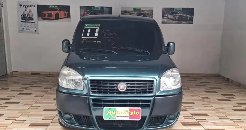 Veiculo acesso facilitado e um dos mellhores  espaços internos da categoria !!!