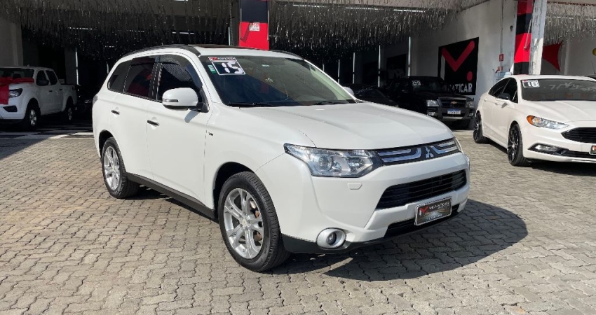 Mitsubishi Outlander 3.0 GT V6 Automática – 2015