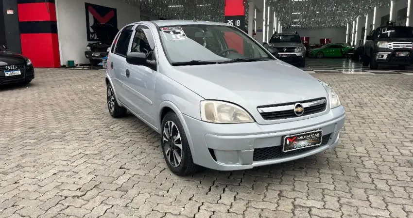 Chevrolet Corsa Maxx 1.4 2012 é um hatch compacto nacional que se destaca pela economia