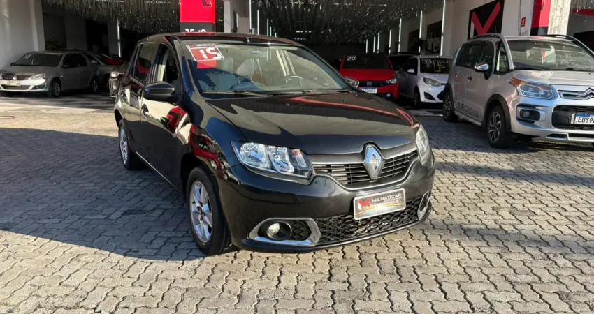 Sandero Dynamique 2015 – o hatch ideal pra quem busca desempenho e espaço!