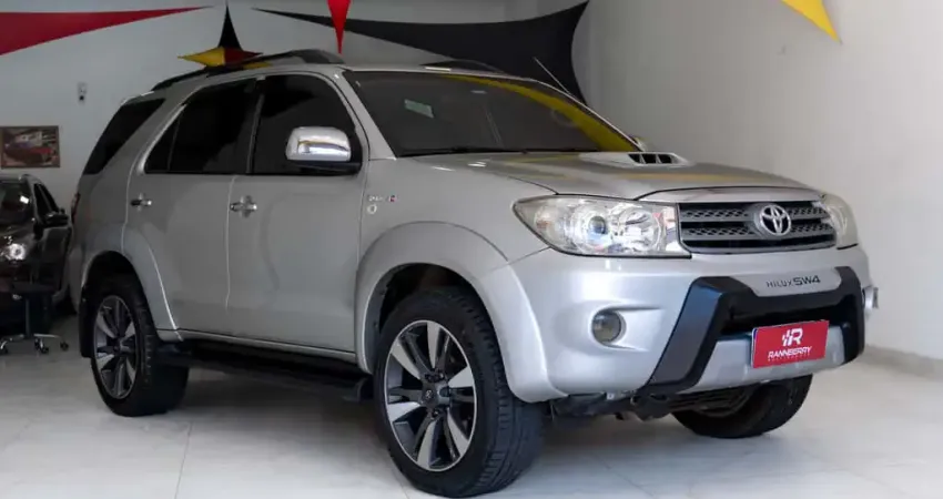 TOYOTA HILUX SW4 SRV D4-D 4x4 3.0 TDI Dies. Aut