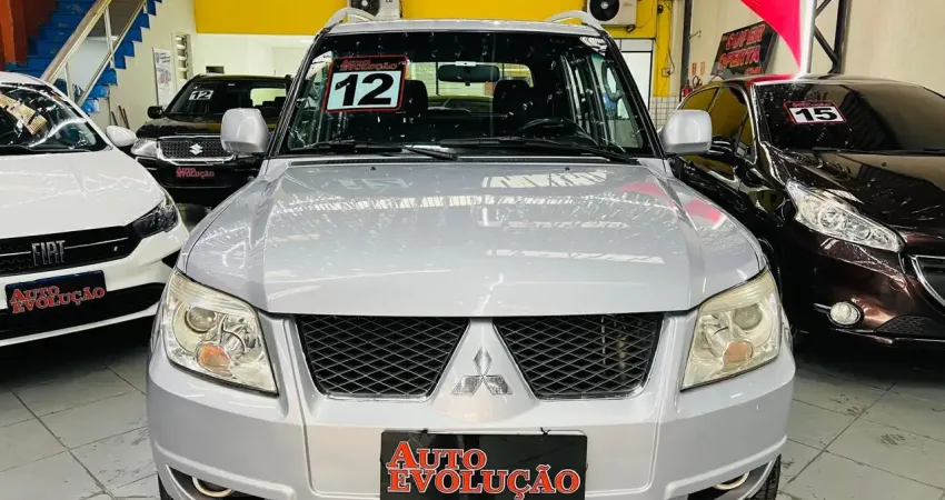 Pajero TR4 2012