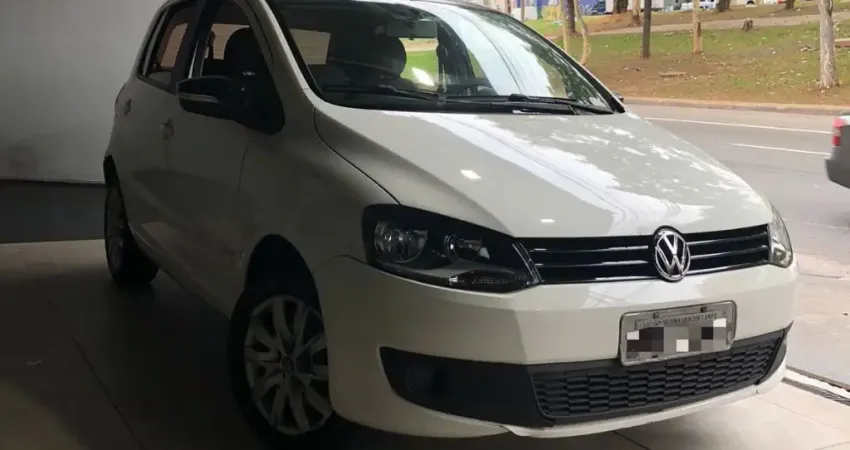 VOLKSWAGEN FOX MI 1.0 FLEX 2013 MUITO CONSERVADO