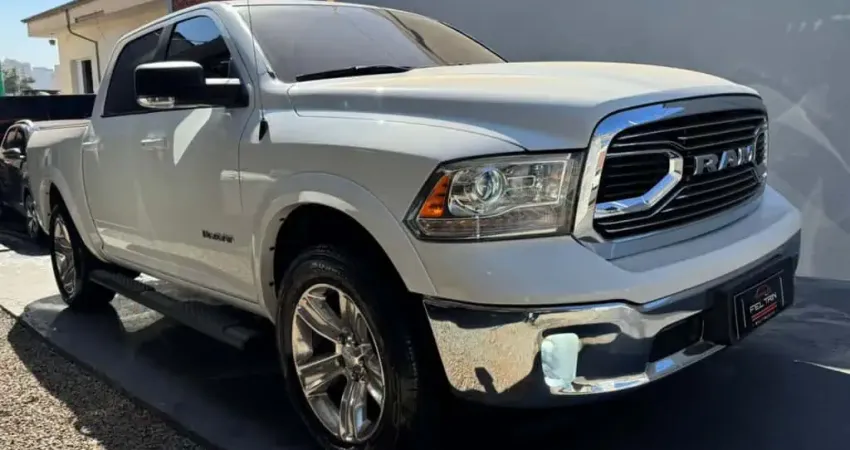 CLASSIC LARAMIE 5.7 CD V8 4X4 Aut.
