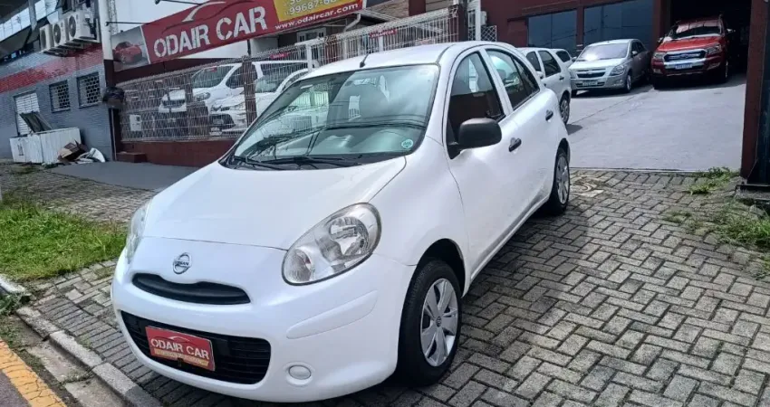NISSAN MARCH 1.0 COMPLETO:AR CONDICIONADO, AR QUENTE, DIREÇÃO HIDRÁULICA, TRAVAS ELÉTRICAS, VIDROS E