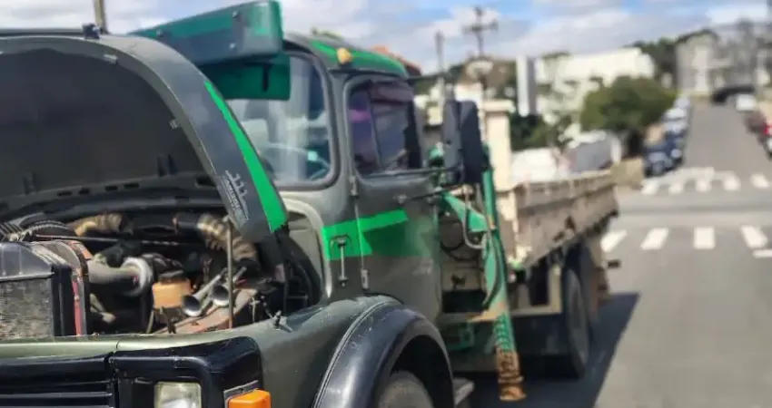 Caminhão Mercedes 1113 Truck com Munk – 1973 SEGUNDO DONO !! 