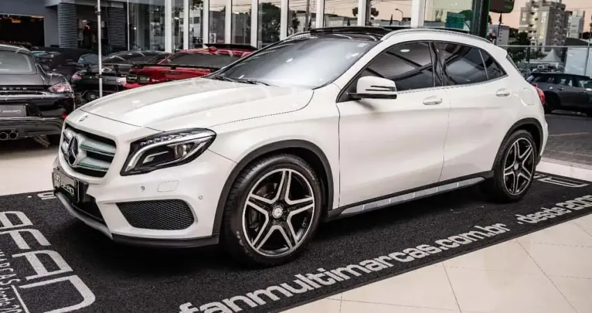 MERCEDES-BENZ GLA250 SPORT 2.0T 211CV C/TETO AUT./2017