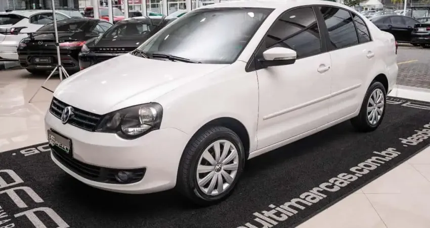 VOLKSWAGEN POLO SEDAN 1.6 104CV MEC./2013