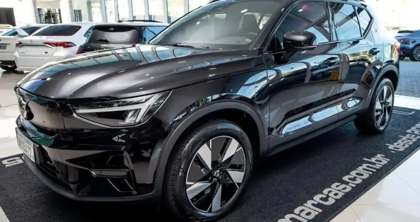 VOLVO EX40 RECHARGE 6 PLUS 235CV AUT./2025 (ELÉTRICO)