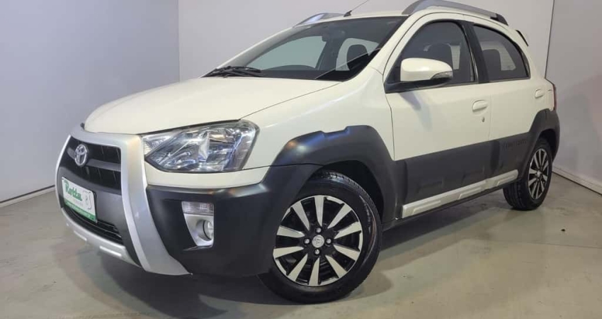 ETIOS HB CROSS 2014