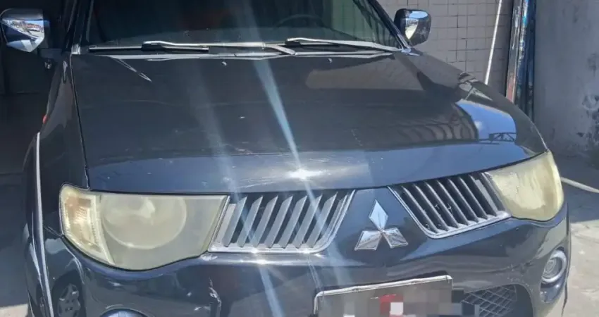 TRITON 2010 3.2 DIESEL AUTOMÁTICA