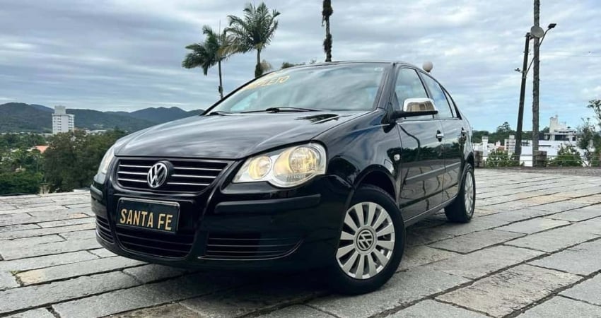 Volkswagen Polo Sedan 1.6 - Preta - 2007/2008