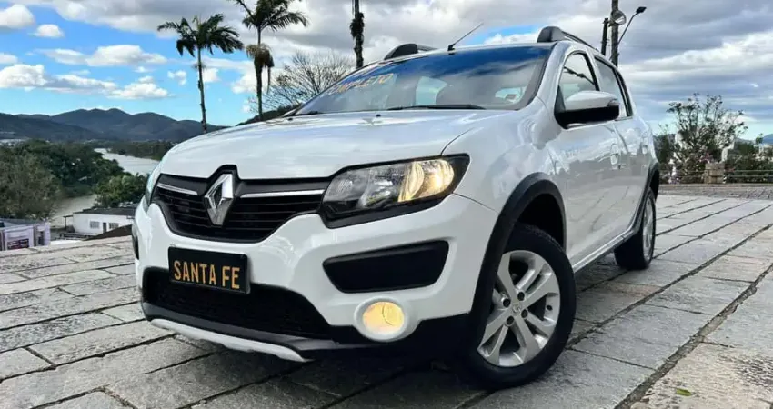 Renault Sandero STEP 16 - Branca - 2016/2017