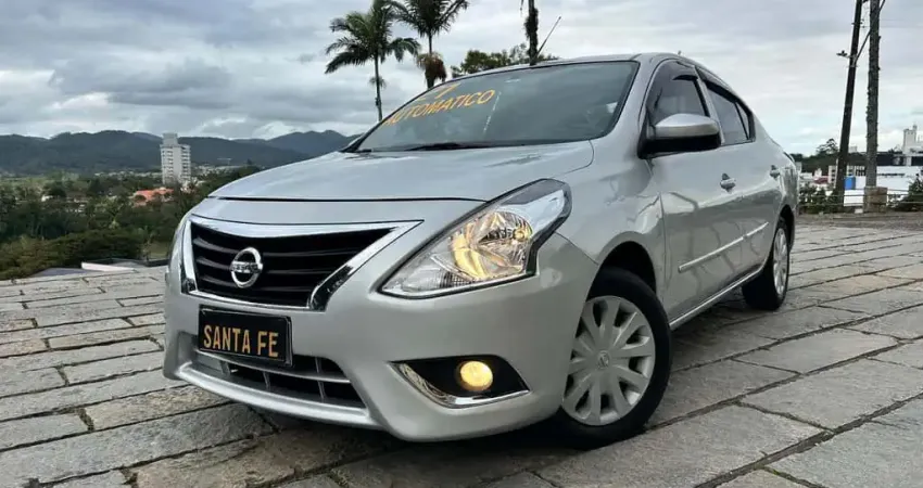 Nissan Versa V- DRIVE CVT - Prata - 2021/2021