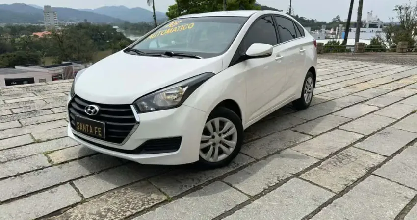 Hyundai HB20S 1.6A COMF - Branca - 2017/2018