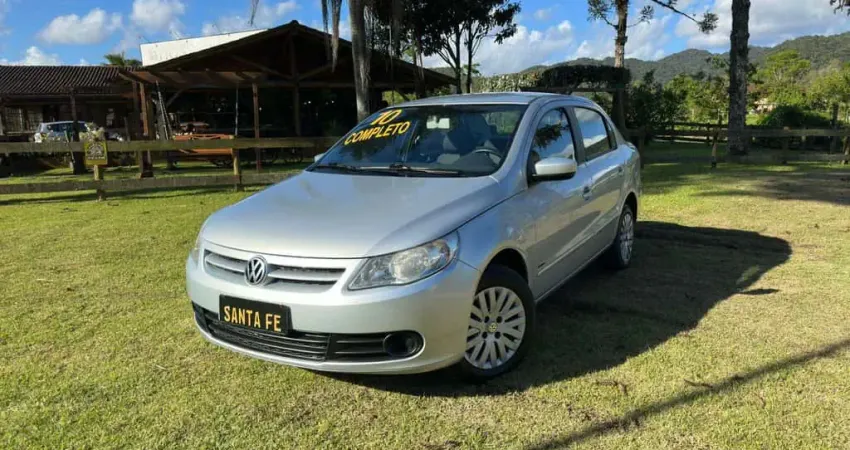 Volkswagen Voyage 1.0 Trend - Prata - 2010/2010