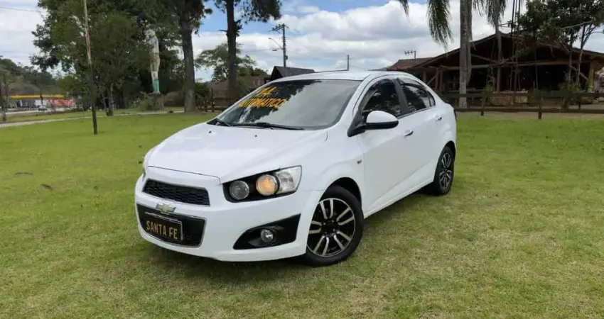 Chevrolet Sonic 1.6 AUT LTZ - Branca - 2013/2014