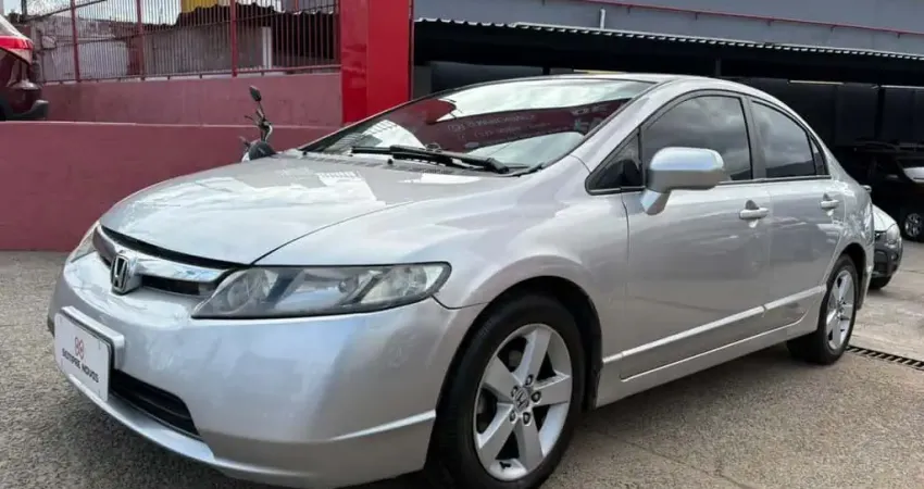 Honda Civic 2008 – Elegância, Conforto e Desempenho em um Clássico Moderno